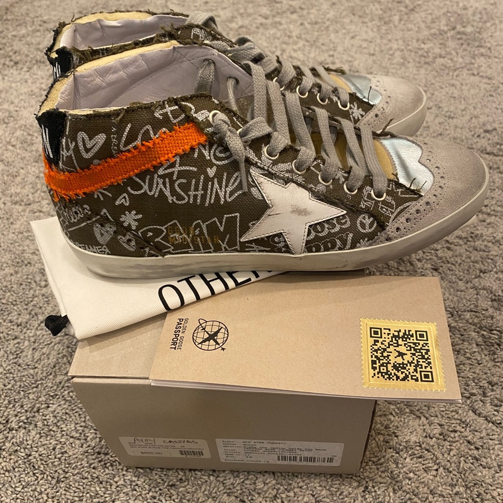 GOLDEN GOOSE
Mid Star Graffiti Canvas Sneakers size 9/39 - Picture 2 of 6
